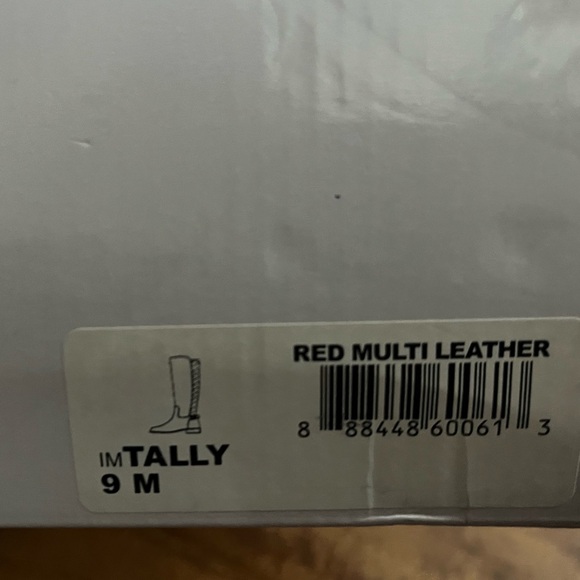 Isaac Mizrahi Quilted Leather Boots - Picture 10 of 10